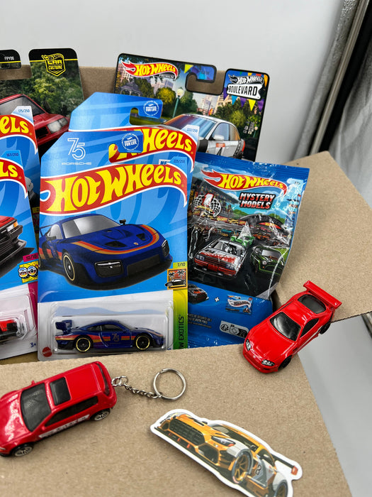 Planet n Toys Diecast Box 1:64 Assorted Collectible Hotwheels/Matchbox - for just $16.99! 