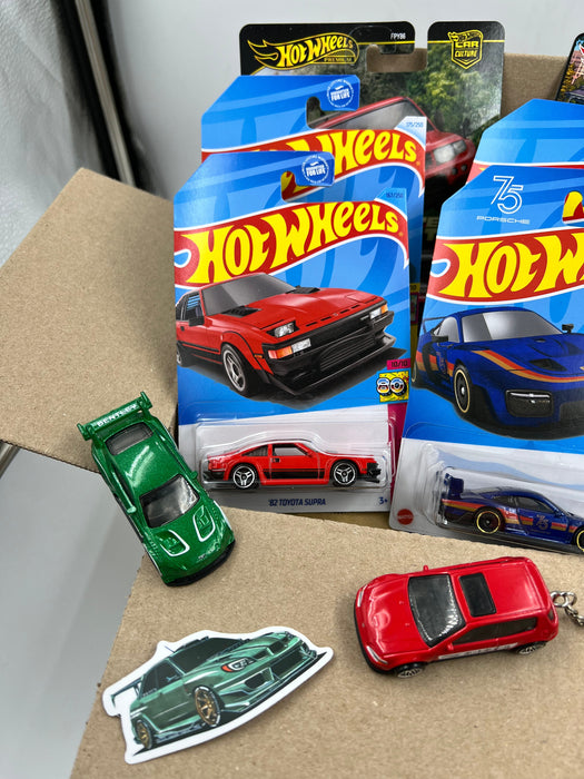 Planet n Toys Diecast Box 1:64 Assorted Collectible Hotwheels/Matchbox - for just $16.99! 