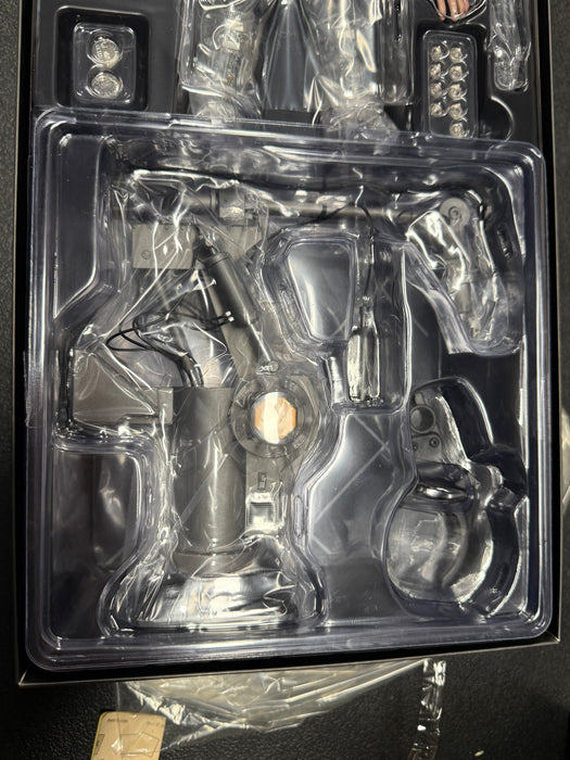 Tony Stark (Mech Test Version 2.0) Deluxe MMS582 Marvel Sixth Scale Figure by Hot Toys - for just $350! 