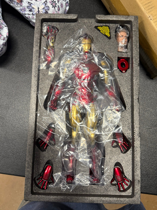 Hot Toys Iron Man Mark LXXXV Marvel Avengers Endgame Sixth Scale Figure MMS528-D30 - for just $350! 