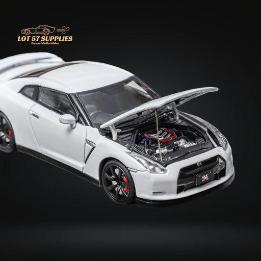 Focal Horizon Skyline GT-R R35 White With Openable Hood 1:64 - for just $34.99! 