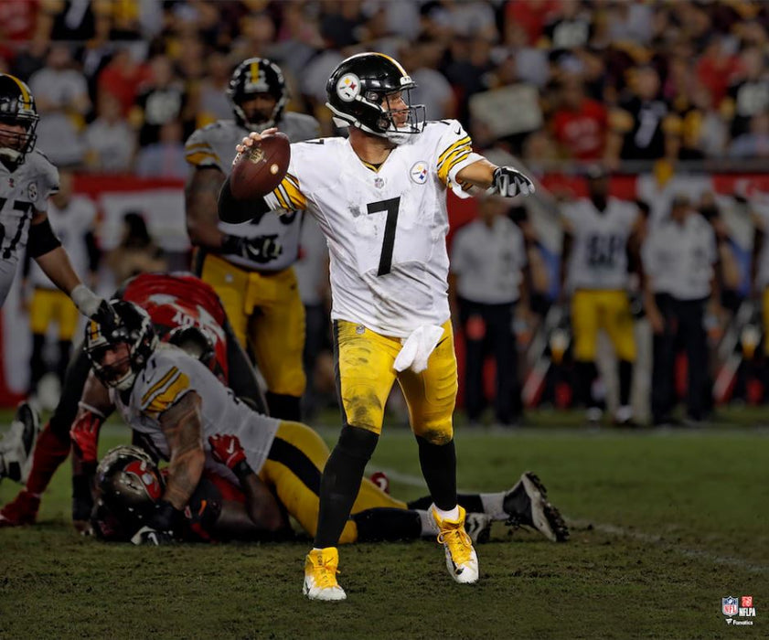 Ben Roethlisberger Blackout Action Pittsburgh Steelers 8" x 10" Football Photo - for just $9.99! 