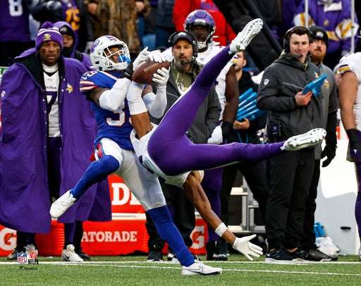 Justin Jefferson One-Handed Catch Minnesota Vikings 8" x 10" Football Photo - for just $9.99! 