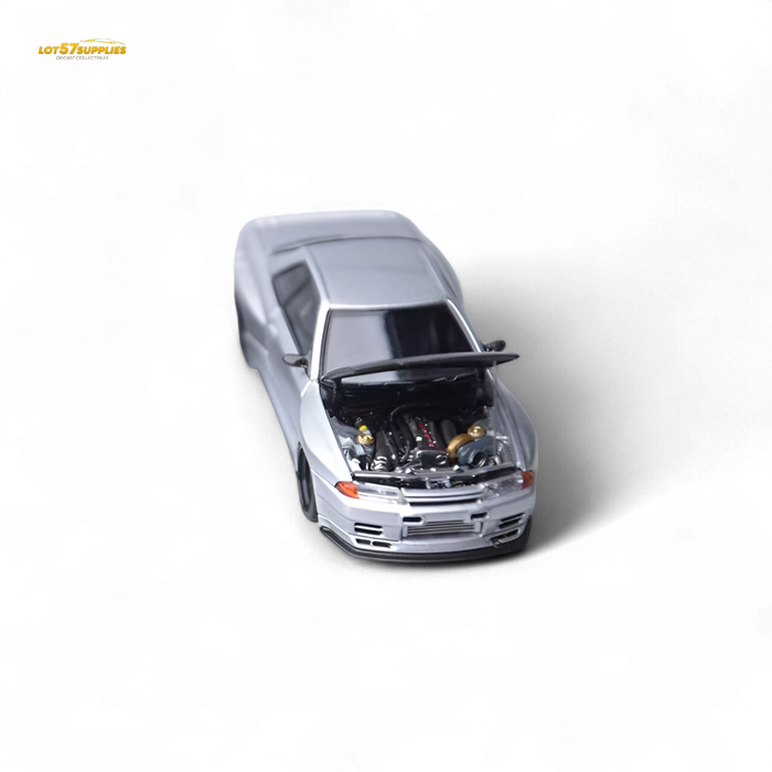 Focal Horizon Skyline GT-R R32 Silver Garage Active 1:64 - for just $39.99! 