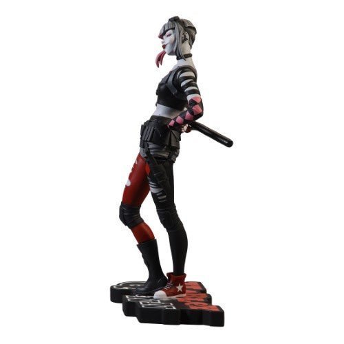 Dc Direct Harley Quinn Black & White By Simone Di Meo Statue - for just $125.99! 