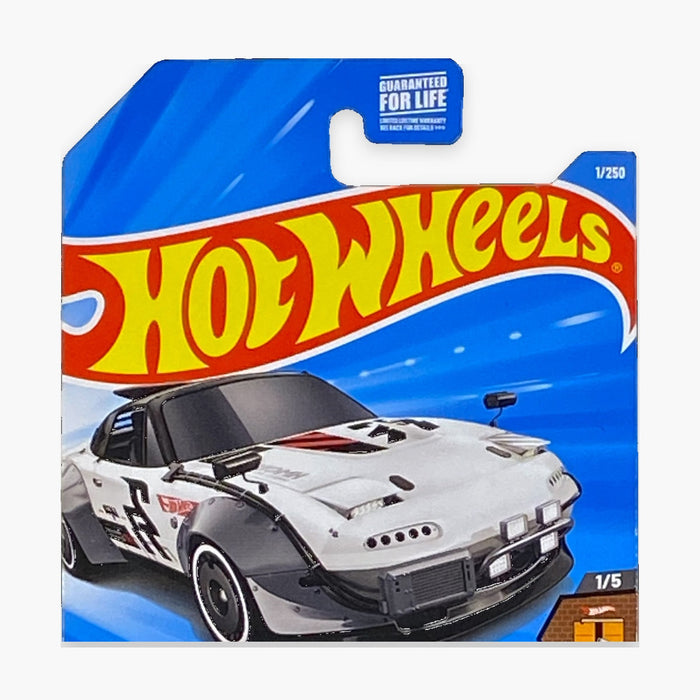 Hot Wheels '15 Mazda MX-5 Miata | Dream Garage Series 1/5 - for just $2.49! 