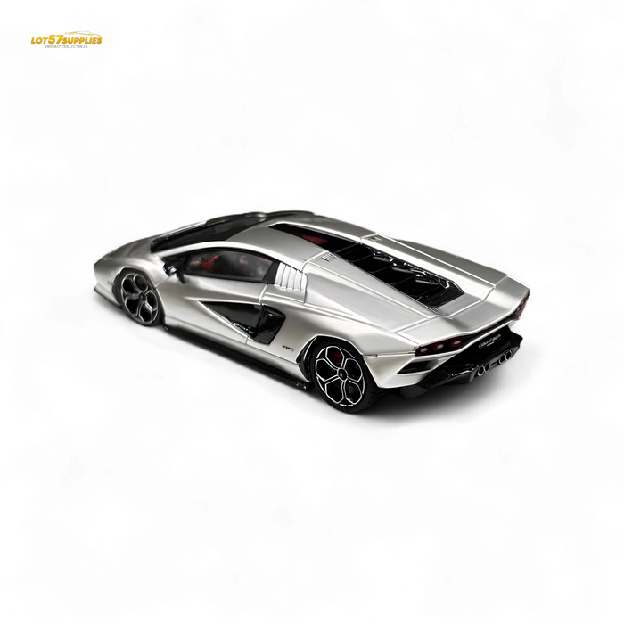 Fuelme Model Lamborghini Countach LPI 800-4 Argento Luna 1:64 - for just $109.99! 
