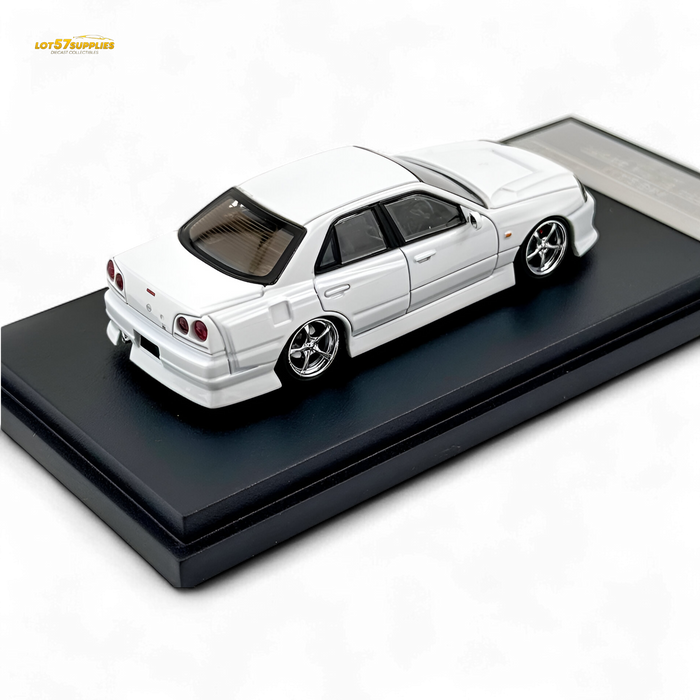 Mortal ER34 SKYLINE URAS Pearl White 1:64 - for just $39.99! 
