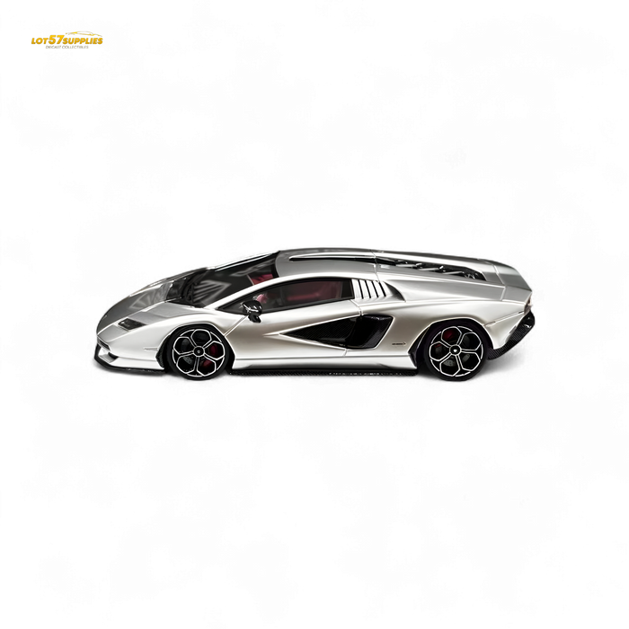 Fuelme Model Lamborghini Countach LPI 800-4 Argento Luna 1:64 - for just $109.99! 